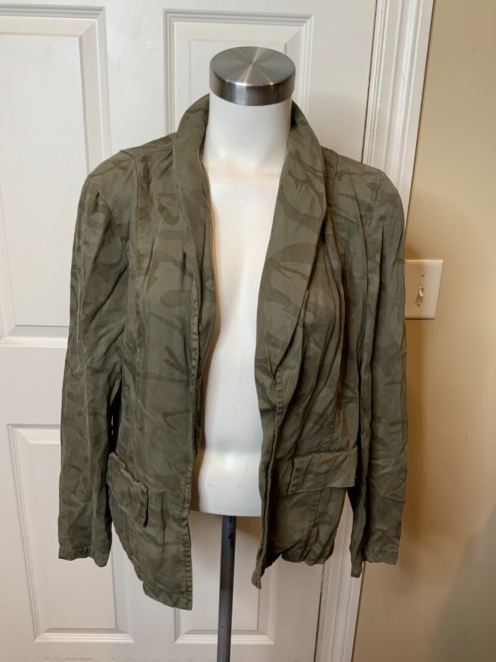 Tahari Green Camo Open Front Blazer Jacket, Size L